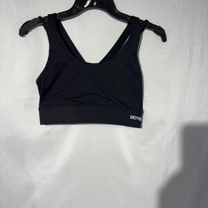 Women's Black Sports Bra dont have the size i think is médium